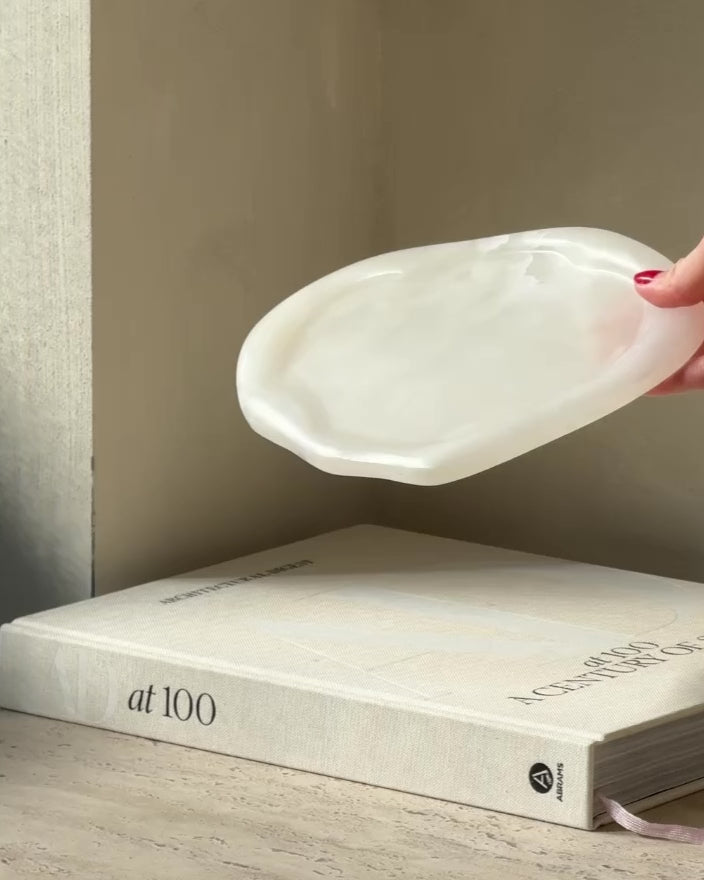 SWOON TRAY - White Onyx